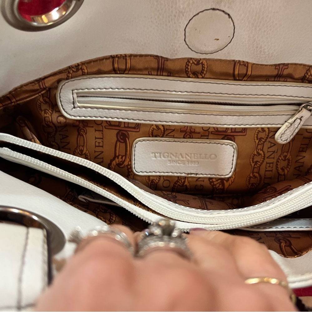 Chic White Leather Handbag - Picture 5 of 13
